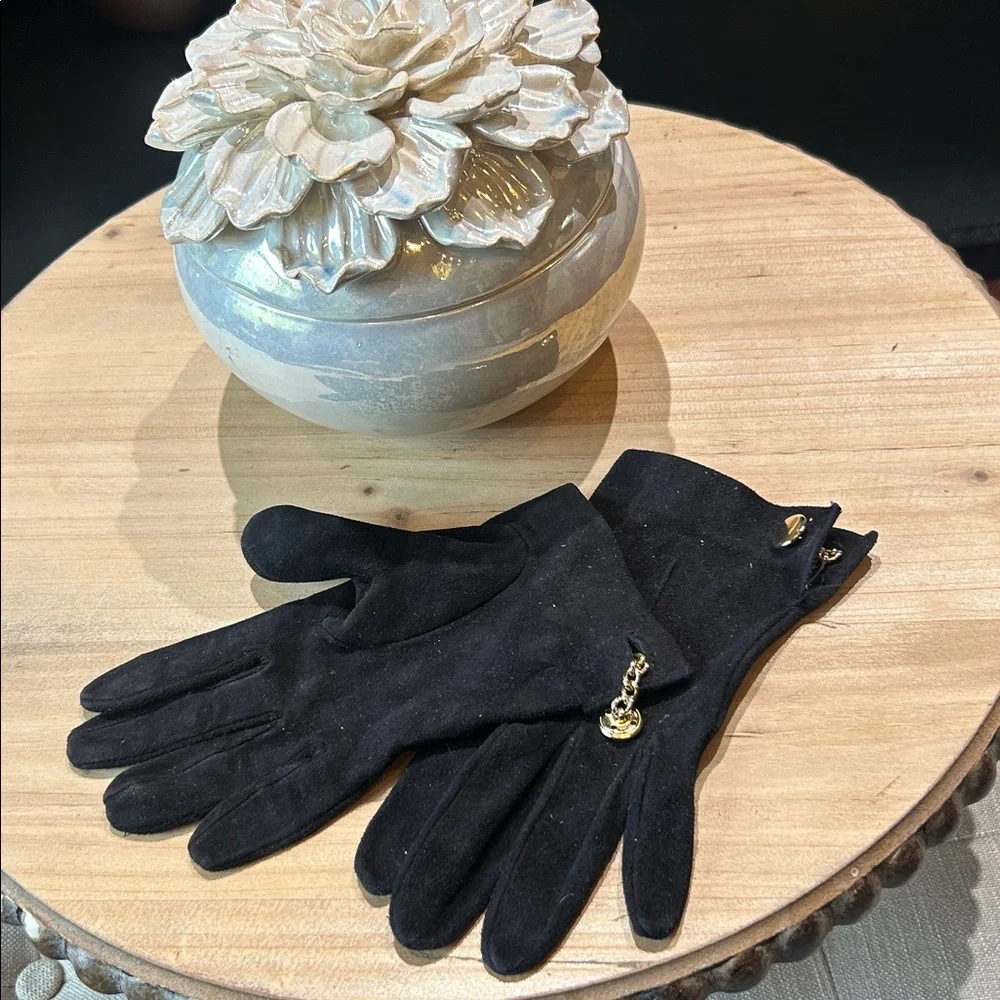 Neiman Marcus Vintage Black 100% Silk Lined Gloves